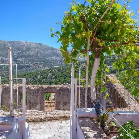 Spirida At Drakopoulata Semesterbostad