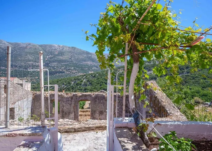 Spirida At Drakopoulata Holiday home