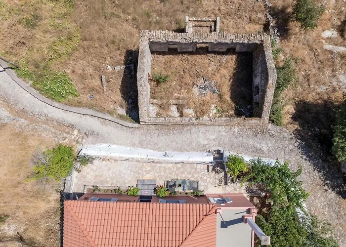 Spirida At Drakopoulata * Agia Efimia